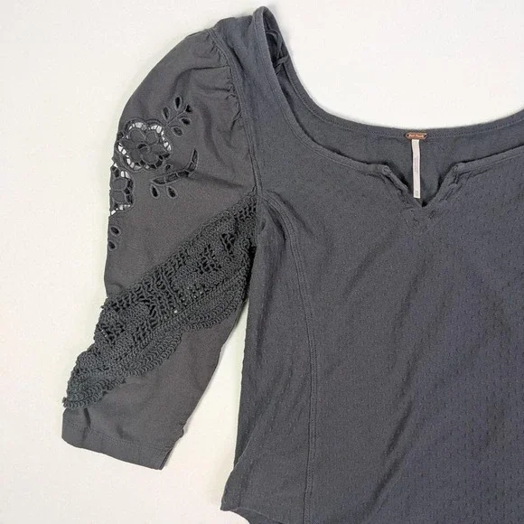 Free People Top XS Puff Crochet Sleeve Cropped Grey Prairie Cottagecore - Picture 3 of 5
